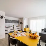 Zero5.zero5 Apartment *