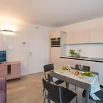 Apartment Zero5.zero5 *